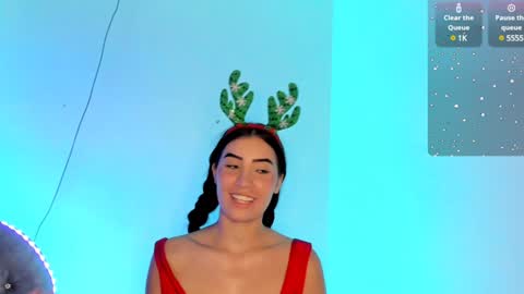 Snapshot of maddiikay chatting on December 28, 2024, 10:23 pm online show from December 28, 2024, 10:23 pm