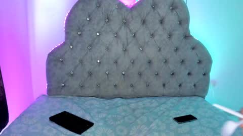 Snapshot of maddiikay chatting on January 11, 2025, 7:05 pm online show from January 11, 2025, 7:05 pm