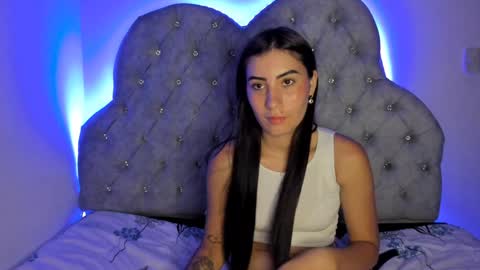 Snapshot of maddiikay chatting on February 4, 2025, 1:13 am online show from February 4, 2025, 1:13 am