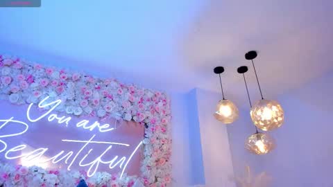 Maddison online show from November 11, 2025, 4:01 am