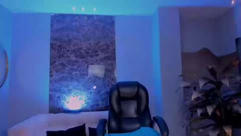 Maddison online show from March 25, 2026, 9:32 pm