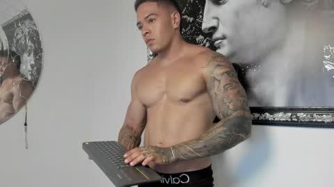 Snapshot of maddox_santana chatting on February 8, 2025, 3:30 am Maddox Santana online show from February 8, 2025, 3:30 am