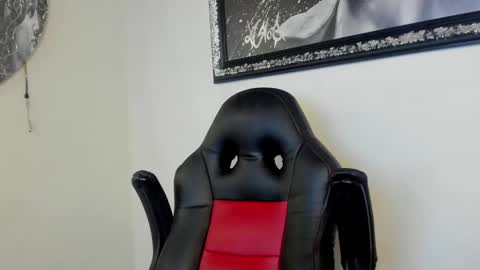 Snapshot of maddox_santana chatting on February 20, 2025, 4:07 am Maddox Santana online show from February 20, 2025, 4:07 am