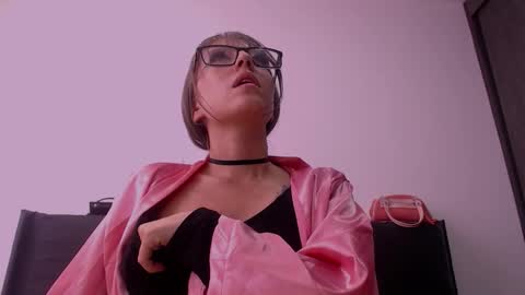 Maddy UwU online show from November 18, 2025, 9:19 pm