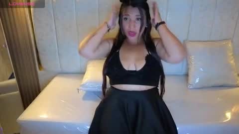 Snapshot of maddy_tx chatting on November 5, 2025, 3:06 am Online 2200 to 600 online show from November 5, 2025, 3:06 am