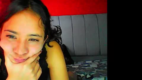 Snapshot of madelainee_buk chatting on December 18, 2024, 4:17 pm Buk online show from December 18, 2024, 4:17 pm