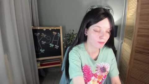 madelaines online show from November 26, 2025, 9:21 am