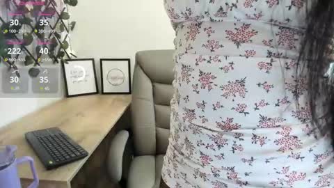 Madeleine  online show from October 23, 2025, 1:05 am