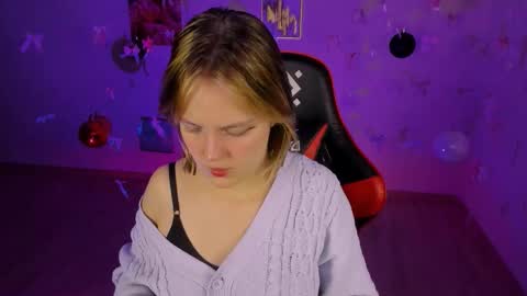 Madeline online show from December 18, 2025, 4:18 am