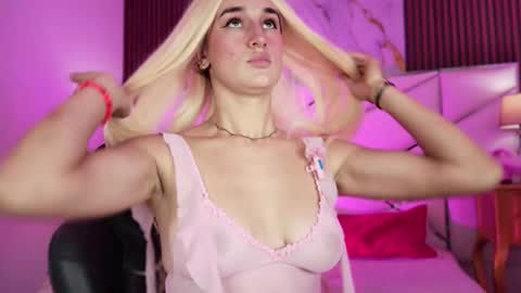 Madeline  online show from February 27, 2026, 5:07 am