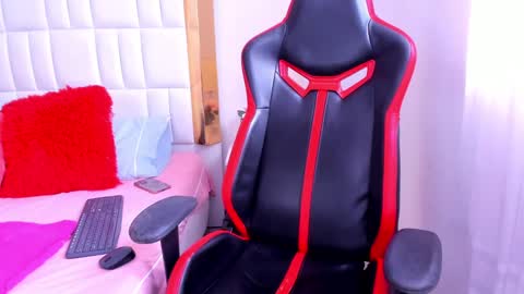 Madeline online show from February 17, 2025, 10:25 pm