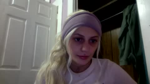 Snapshot of madelinevalentine chatting on September 11, 2025, 2:00 am madeline online show from September 11, 2025, 2:00 am