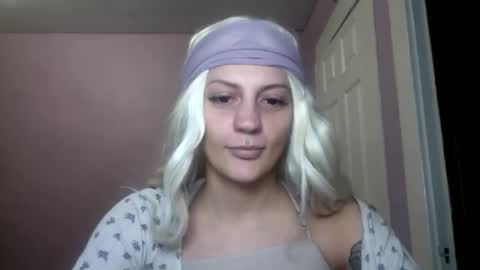 Snapshot of madelinevalentine chatting on September 12, 2025, 11:37 pm madeline online show from September 12, 2025, 11:37 pm