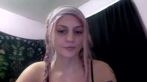Snapshot of madelinevalentine chatting on September 22, 2025, 4:14 am madeline online show from September 22, 2025, 4:14 am