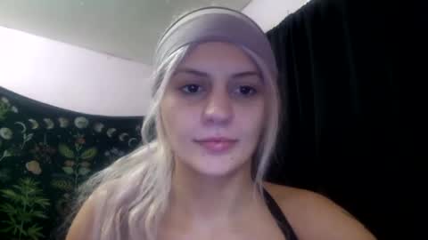 Snapshot of madelinevalentine chatting on October 3, 2025, 4:53 am madeline online show from October 3, 2025, 4:53 am