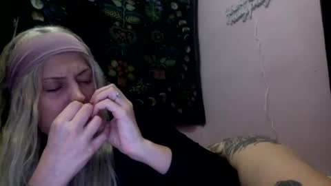 Snapshot of madelinevalentine chatting on November 15, 2025, 10:12 am madeline online show from November 15, 2025, 10:12 am