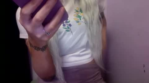 madeline online show from November 28, 2025, 2:25 am