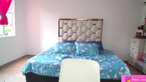 Snapshot of madeyn_roses chatting on September 11, 2025, 9:37 pm madelyn roses online show from September 11, 2025, 9:37 pm