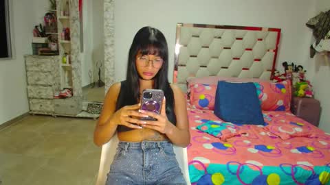 Snapshot of madeyn_roses chatting on November 5, 2025, 12:43 am madelyn roses online show from November 5, 2025, 12:43 am