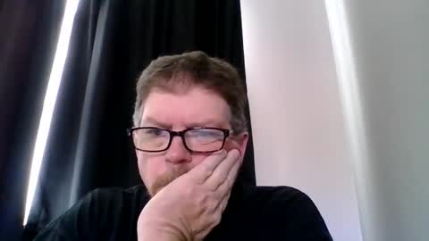 Snapshot of madhatter72 chatting on November 20, 2025, 6:40 pm Madhatter72 online show from November 20, 2025, 6:40 pm