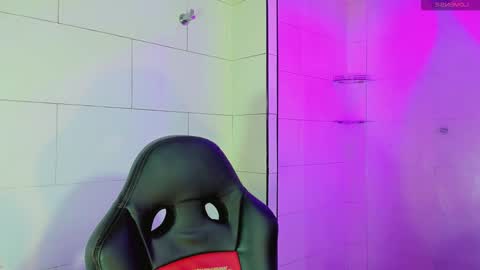 madiso_santiel online show from January 7, 2026, 7:05 pm