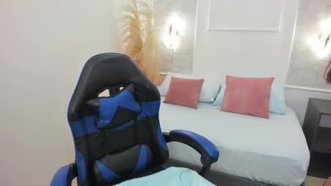 Snapshot of madison_saenzz chatting on May 1, 2026, 7:18 pm M A D I S O N online show from May 1, 2026, 7:18 pm