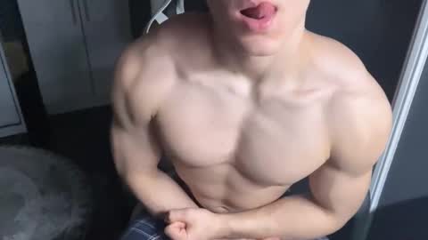 madisonboy2 online show from November 6, 2025, 9:59 pm