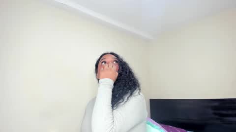 Snapshot of madisonbrunette_lxs chatting on February 22, 2025, 7:01 am madison online show from February 22, 2025, 7:01 am