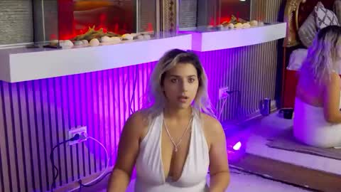 Snapshot of madisonrusso chatting on November 7, 2025, 8:58 am madisonrusso online show from November 7, 2025, 8:58 am