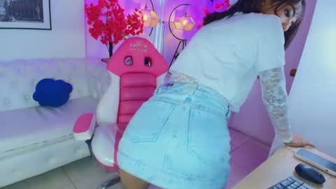 madisson_thompsonn online show from June 22, 2026, 7:55 pm