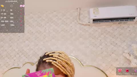 Madisson Lopez online show from November 23, 2025, 8:52 pm