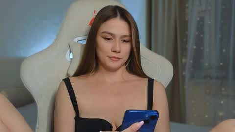 Madi Soon online show from February 12, 2025, 4:11 pm