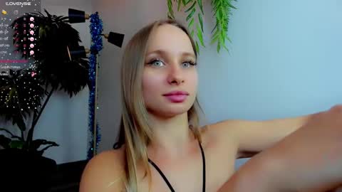 Snapshot of madlen_new chatting on December 16, 2024, 5:27 am Madlen online show from December 16, 2024, 5:27 am