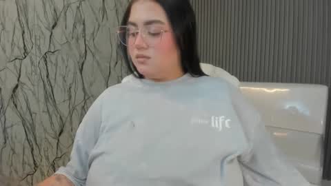 Snapshot of mady_muse chatting on February 24, 2026, 3:15 am MADY online show from February 24, 2026, 3:15 am