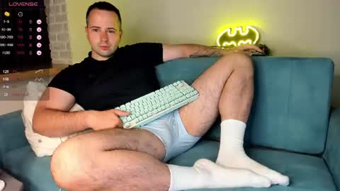 Snapshot of madzuru chatting on July 3, 2026, 2:18 am Gregory online show from July 3, 2026, 2:18 am