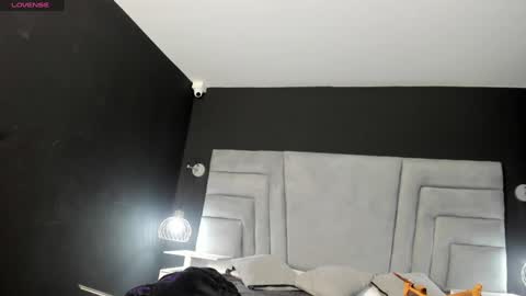 Snapshot of maee_angels chatting on December 11, 2024, 8:28 pm MAEE ANGELS online show from December 11, 2024, 8:28 pm