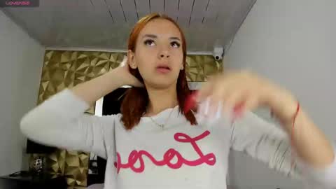 Snapshot of maee_angels chatting on December 20, 2024, 10:22 pm MAEE ANGELS online show from December 20, 2024, 10:22 pm