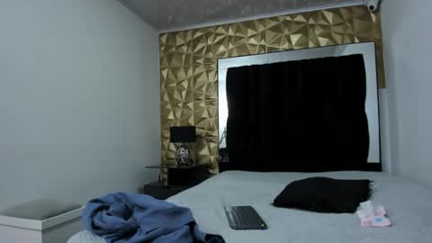 Snapshot of maee_angels chatting on December 24, 2024, 7:55 pm MAEE ANGELS online show from December 24, 2024, 7:55 pm