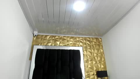 Snapshot of maee_angels chatting on February 25, 2025, 11:33 pm MAEE ANGELS online show from February 25, 2025, 11:33 pm