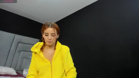 Snapshot of maee_angels chatting on February 27, 2025, 4:09 am MAEE ANGELS online show from February 27, 2025, 4:09 am