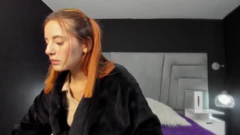 Snapshot of maee_angels chatting on March 4, 2025, 10:49 pm MAEE ANGELS online show from March 4, 2025, 10:49 pm