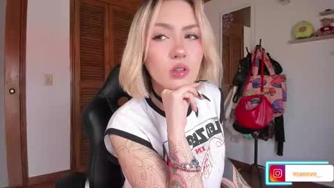 Maeve  schedule 11 am- 530 pm colombia time  online show from November 25, 2025, 2:06 pm