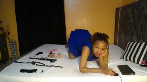 PENDO AND VIV online show from October 27, 2025, 5:17 pm