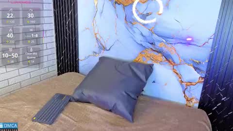 maevekuro online show from November 18, 2025, 3:01 am