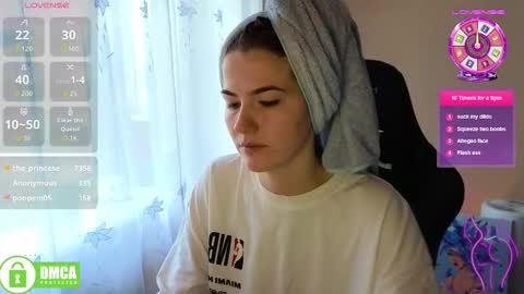 Snapshot of mag1c_eyes chatting on November 17, 2025, 12:33 pm mag1c_eyes online show from November 17, 2025, 12:33 pm