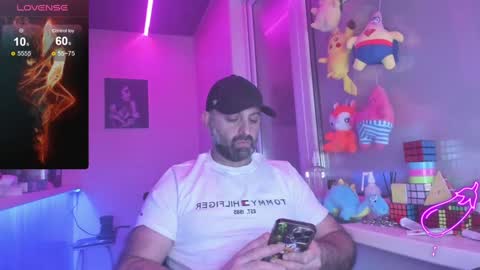 Snapshot of magabear chatting on February 7, 2025, 4:35 pm Magabear online show from February 7, 2025, 4:35 pm