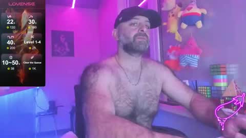 Snapshot of magabear chatting on February 18, 2025, 8:36 pm Magabear online show from February 18, 2025, 8:36 pm