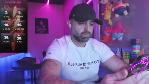 Snapshot of magabear chatting on February 27, 2025, 10:31 pm Magabear online show from February 27, 2025, 10:31 pm