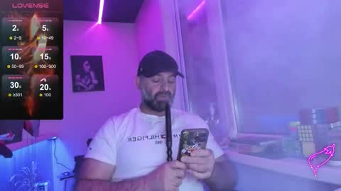 Snapshot of magabear chatting on September 17, 2025, 9:33 am Magabear online show from September 17, 2025, 9:33 am