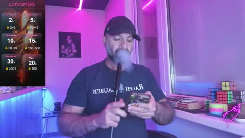 Snapshot of magabear chatting on October 3, 2025, 8:55 am Magabear online show from October 3, 2025, 8:55 am